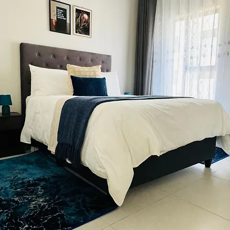 Liams Blue Suite At 93 On New Midrand Exterior foto