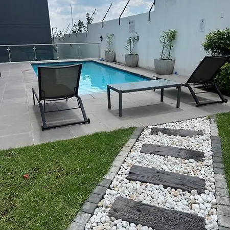 Liams Blue Suite At 93 On New Midrand Exterior foto