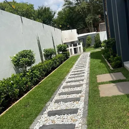 Liams Blue Suite At 93 On New Midrand Exterior foto