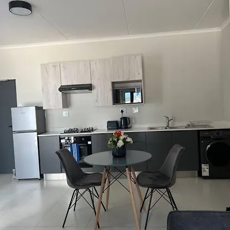 Liams Blue Suite At 93 On New Midrand Exterior foto