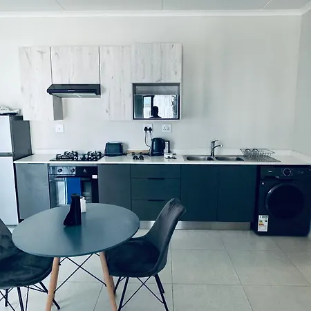 Liams Blue Suite At 93 On New Midrand Exterior foto