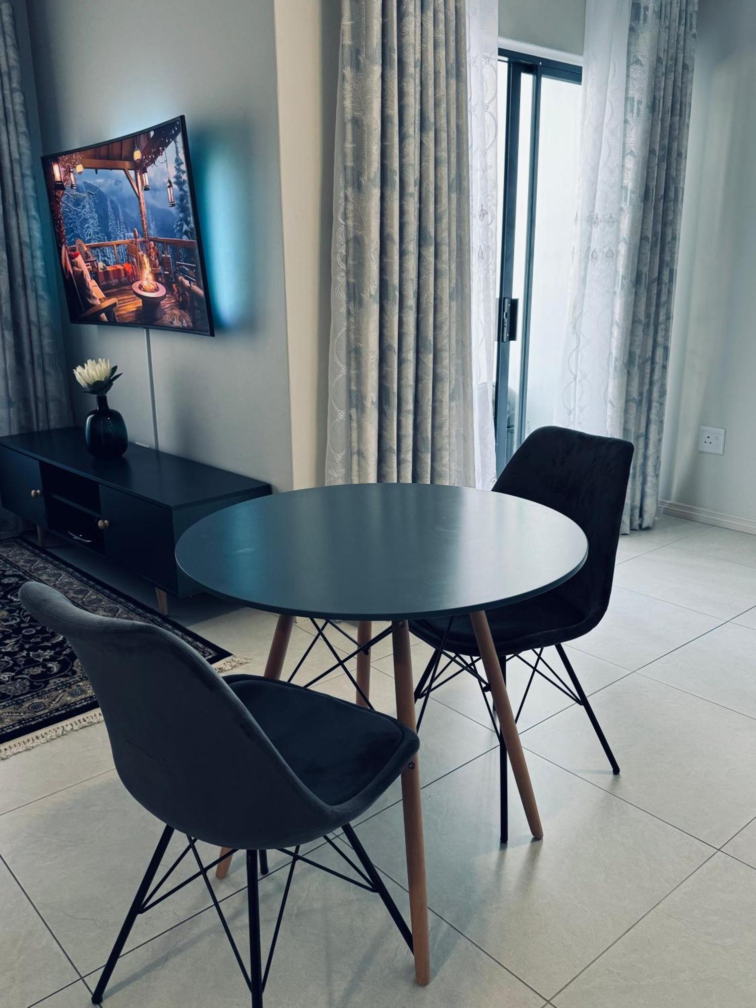 Liams Blue At 93 On New Apartamento *